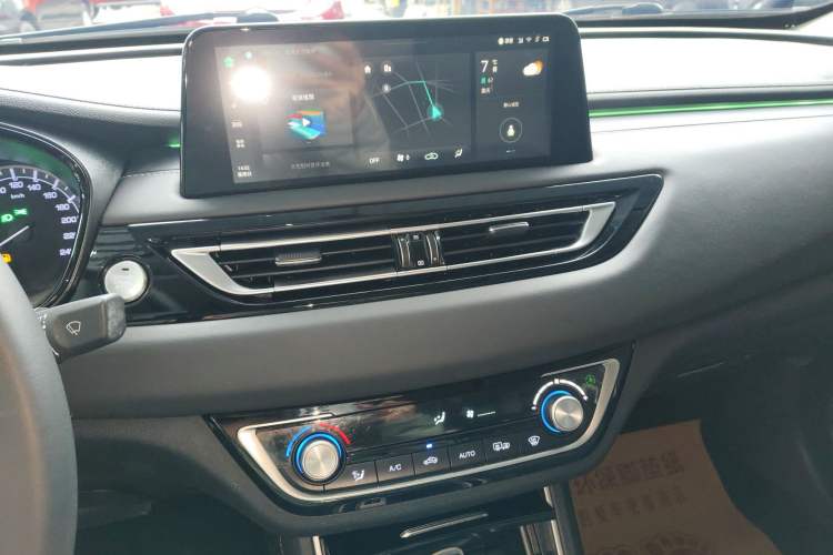 Used CHANGAN Ruicheng CC 2022 Blue Whale Edition 1.5T DCT Luxury Model Audio And AC Panel