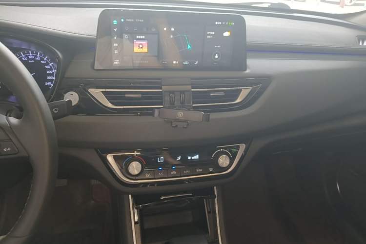 Used CHANGAN Ruicheng CC 2022 Blue Whale Edition 1.5T DCT Luxury Model Audio And AC Panel