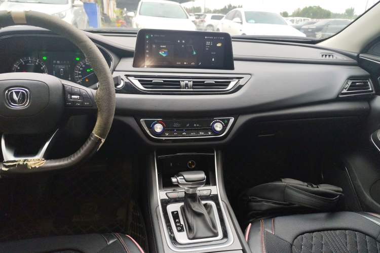 Used CHANGAN Ruicheng CC 2022 Blue Whale Edition 1.5T DCT Luxury Model Audio And AC Panel