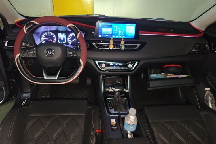 Used CHANGAN Ruicheng CC 2022 Blue Whale Edition 1.5T DCT Luxury Model Center Console