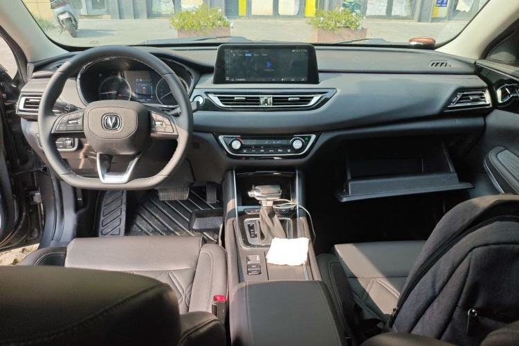 Used CHANGAN Ruicheng CC 2022 Blue Whale Edition 1.5T DCT Luxury Model Center Console