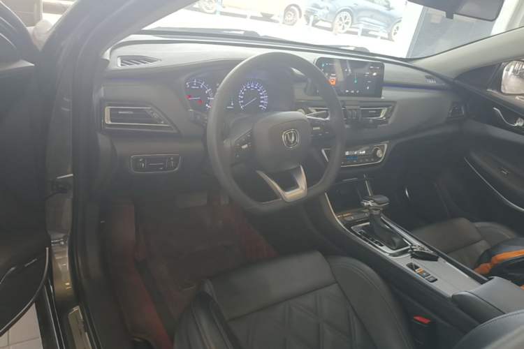 Used CHANGAN Ruicheng CC 2022 Blue Whale Edition 1.5T DCT Luxury Model Center Console