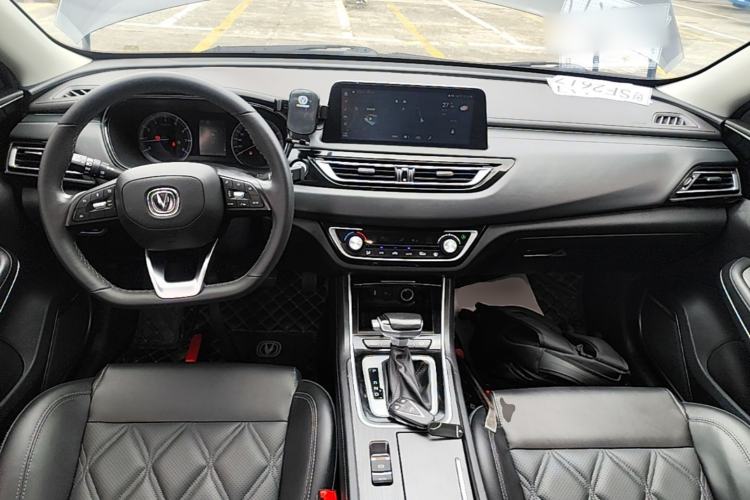 Used CHANGAN Ruicheng CC 2022 Blue Whale Edition 1.5T DCT Luxury Model Center Console