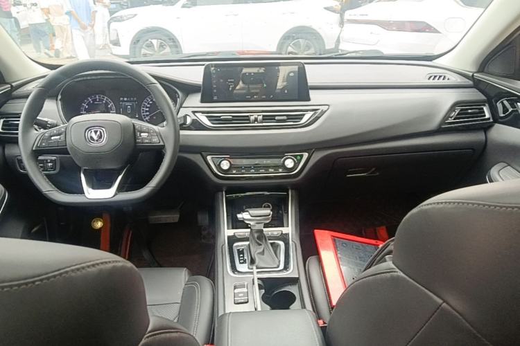 Used CHANGAN Ruicheng CC 2022 Blue Whale Edition 1.5T DCT Luxury Model Center Console