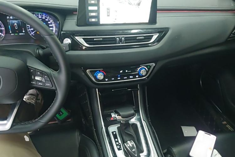 Used CHANGAN Ruicheng CC 2022 Blue Whale Edition 1.5T DCT Luxury Model Center Console