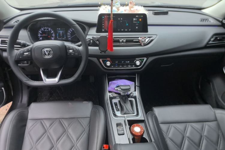 Used CHANGAN Ruicheng CC 2022 Blue Whale Edition 1.5T DCT Luxury Model Center Console