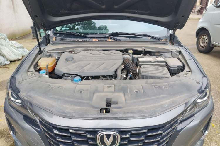 Used CHANGAN Ruicheng CC 2022 Blue Whale Edition 1.5T DCT Luxury Model Engine Bay