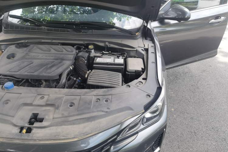 Used CHANGAN Ruicheng CC 2022 Blue Whale Edition 1.5T DCT Luxury Model Engine Bay Left