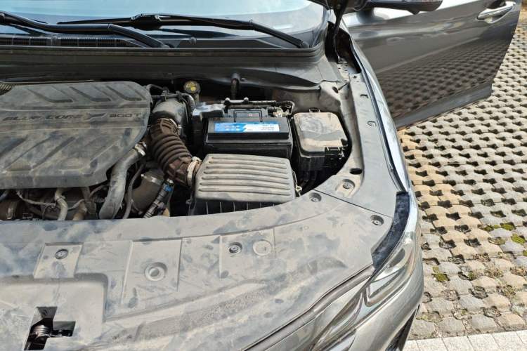 Used CHANGAN Ruicheng CC 2022 Blue Whale Edition 1.5T DCT Luxury Model Engine Bay Left