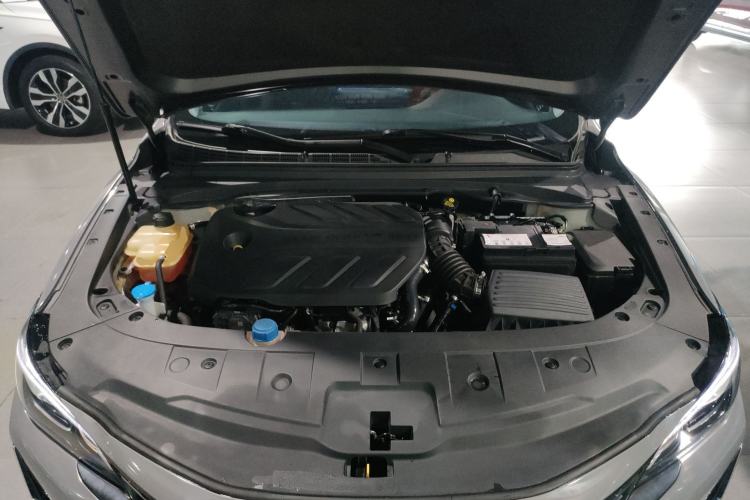 Used CHANGAN Ruicheng CC 2022 Blue Whale Edition 1.5T DCT Luxury Model Engine Bay