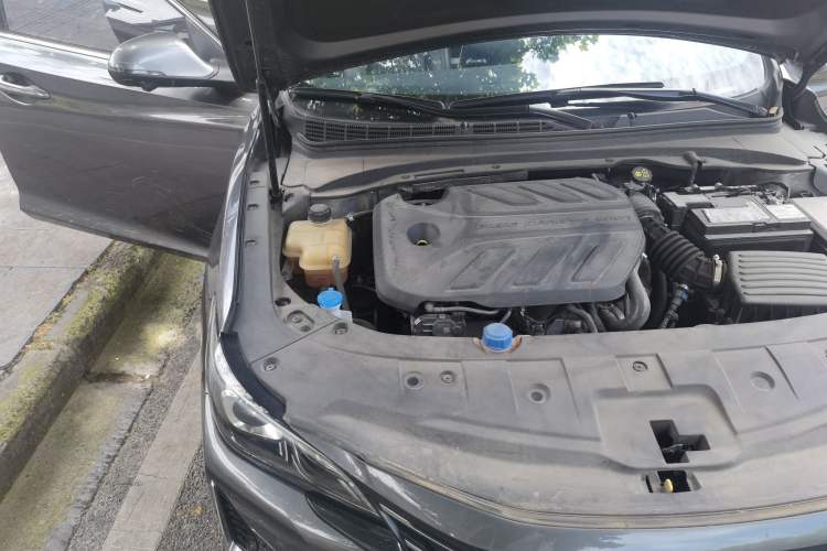 Used CHANGAN Ruicheng CC 2022 Blue Whale Edition 1.5T DCT Luxury Model Engine Bay Right
