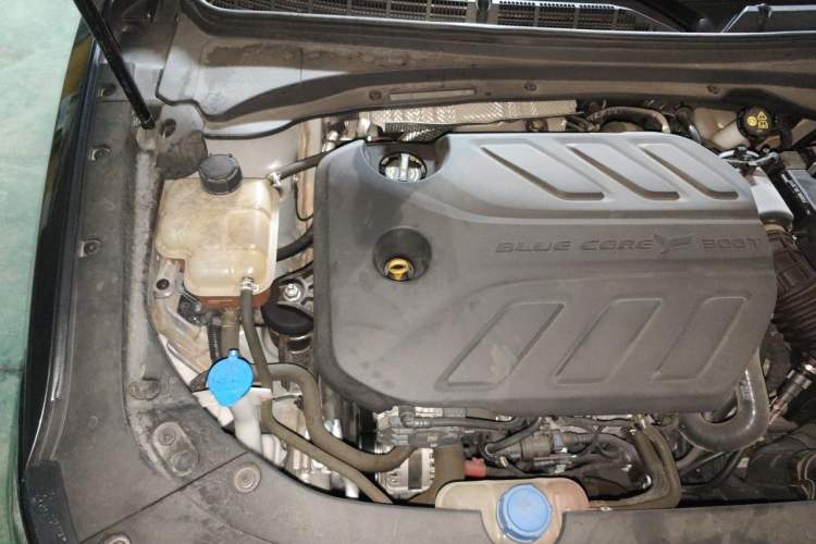 Used CHANGAN Ruicheng CC 2022 Blue Whale Edition 1.5T DCT Luxury Model Engine Bay Right
