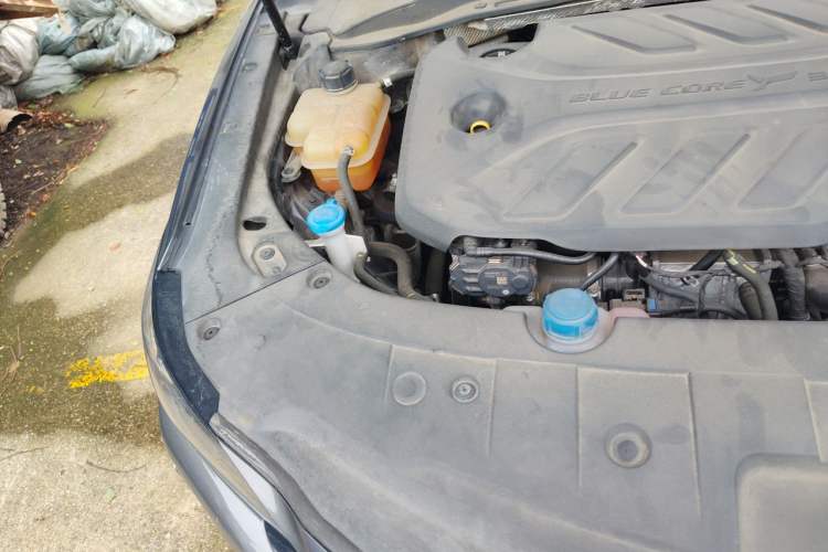 Used CHANGAN Ruicheng CC 2022 Blue Whale Edition 1.5T DCT Luxury Model Engine Bay Right