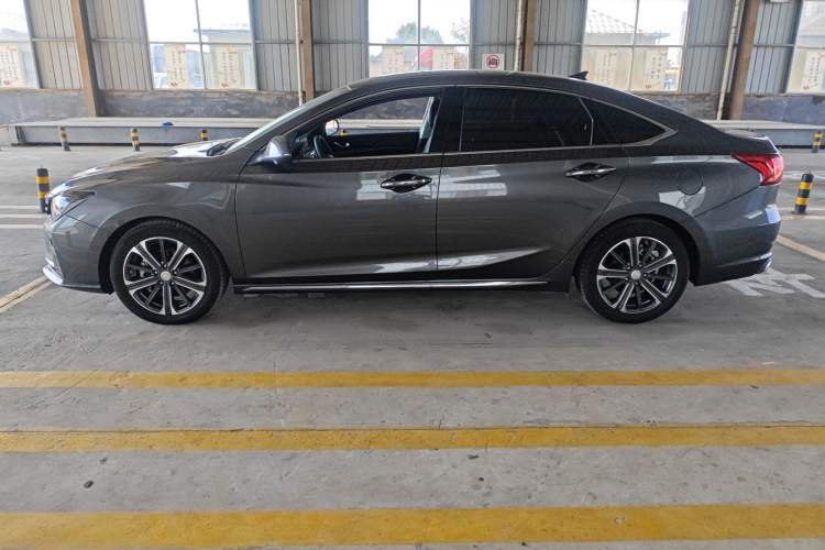 Used CHANGAN Ruicheng CC 2022 Blue Whale Edition 1.5T DCT Prestige Model Exterior 3