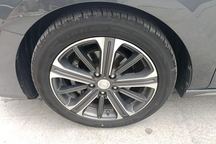 Used CHANGAN Ruicheng CC 2022 Blue Whale Edition 1.5T DCT Luxury Model Exterior 4