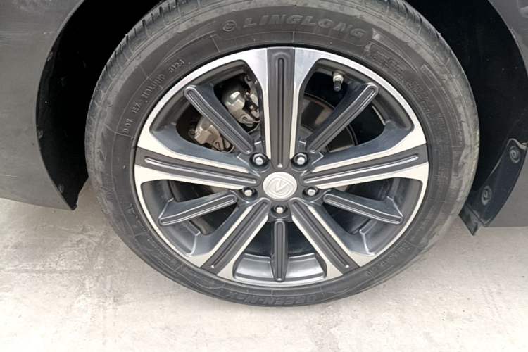 Used CHANGAN Ruicheng CC 2022 Blue Whale Edition 1.5T DCT Luxury Model Exterior 5
