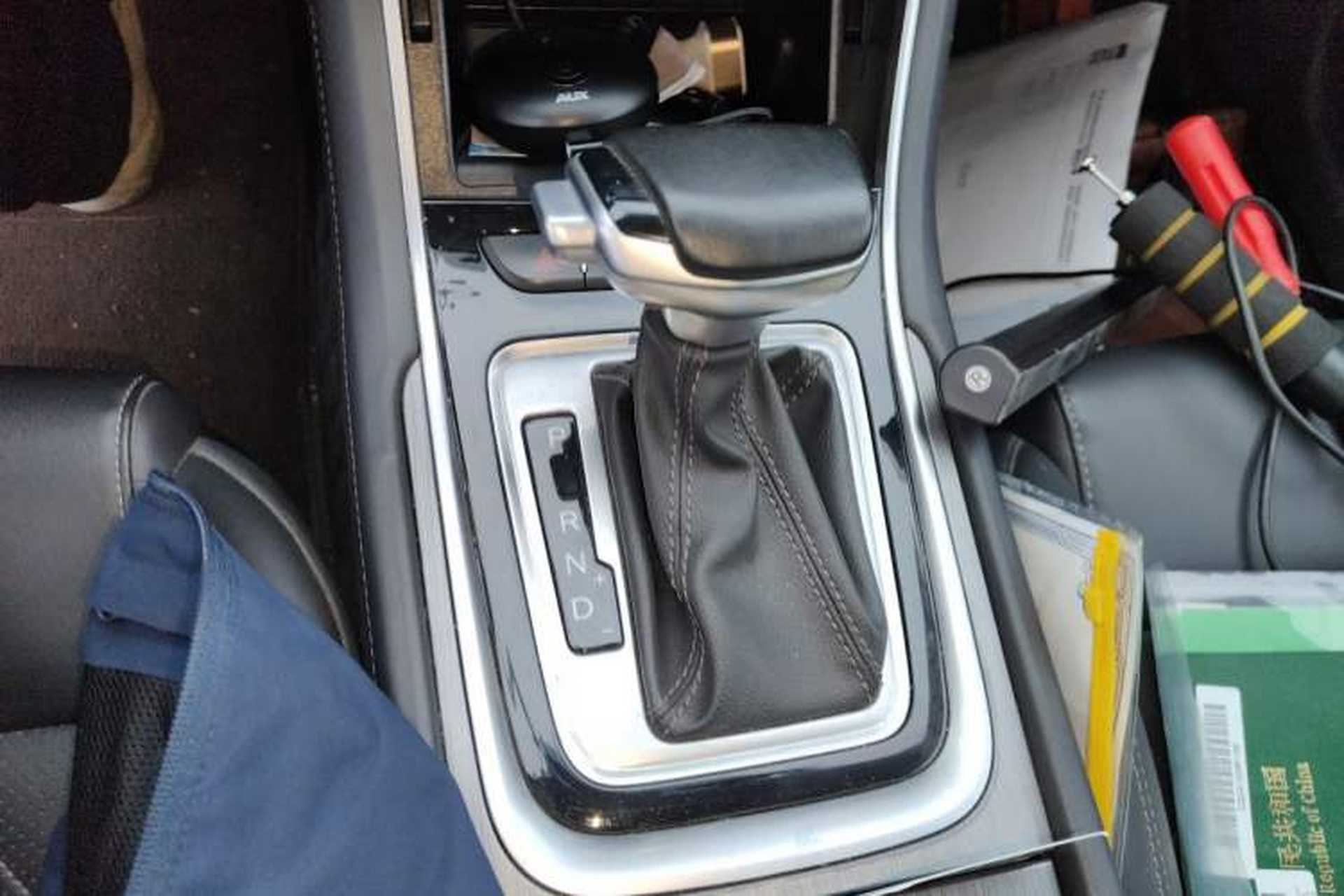 Used CHANGAN Ruicheng CC 2022 Blue Whale Edition 1.5T DCT Luxury Model Gear Lever