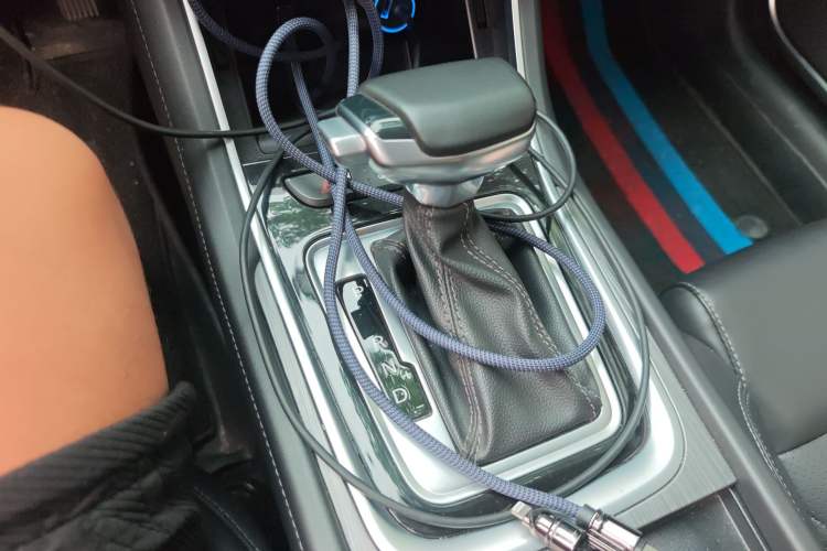 Used CHANGAN Ruicheng CC 2022 Blue Whale Edition 1.5T DCT Prestige Model Gear Lever