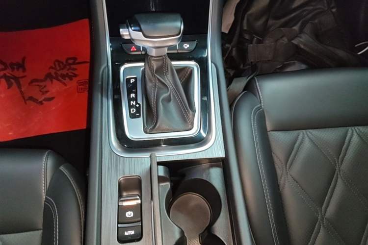 Used CHANGAN Ruicheng CC 2022 Blue Whale Edition 1.5T DCT Luxury Model Gear Lever