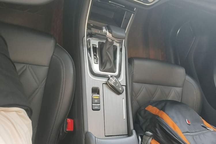 Used CHANGAN Ruicheng CC 2022 Blue Whale Edition 1.5T DCT Luxury Model Gear Lever