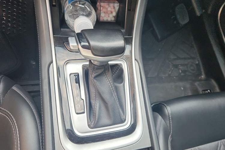 Used CHANGAN Ruicheng CC 2022 Blue Whale Edition 1.5T DCT Luxury Model Gear Lever