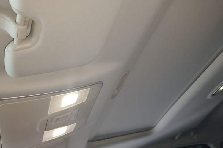 Used CHANGAN Ruicheng CC 2022 Blue Whale Edition 1.5T DCT Luxury Model Headliner