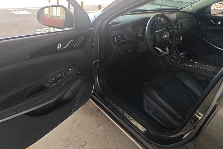 Used CHANGAN Ruicheng CC 2022 Blue Whale Edition 1.5T DCT Prestige Model Interior 3