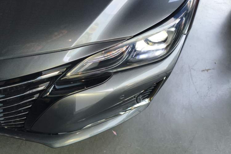 Used CHANGAN Ruicheng CC 2022 Blue Whale Edition 1.5T DCT Prestige Model Left Front Headlight