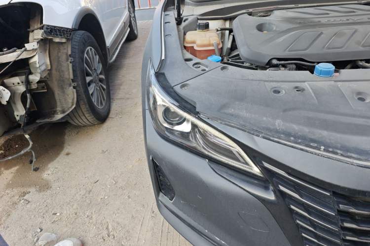 Used CHANGAN Ruicheng CC 2022 Blue Whale Edition 1.5T DCT Elite Model Right Front Headlight