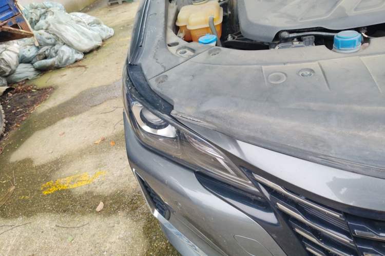 Used CHANGAN Ruicheng CC 2022 Blue Whale Edition 1.5T DCT Luxury Model Right Front Headlight