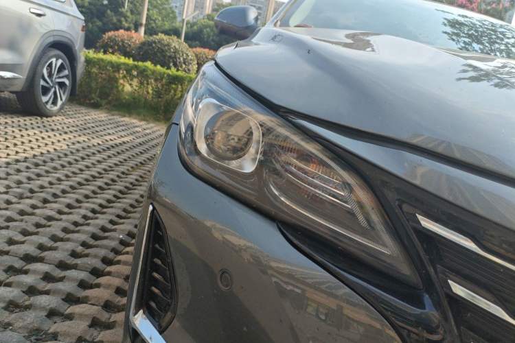 Used CHANGAN Ruicheng CC 2022 Blue Whale Edition 1.5T DCT Luxury Model Right Front Headlight