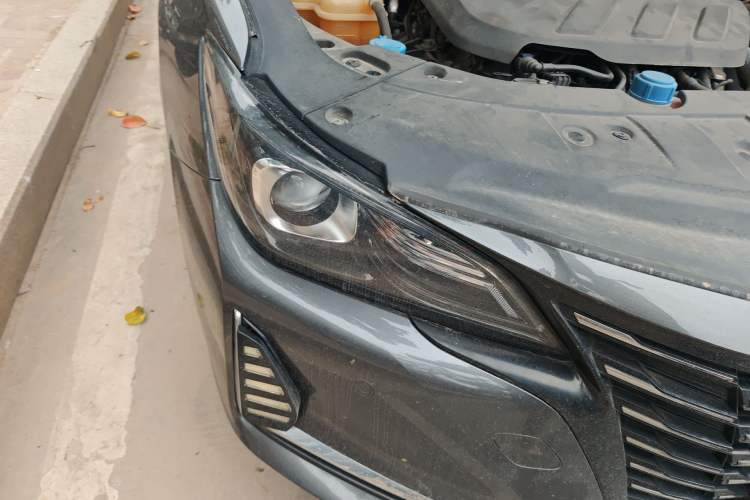Used CHANGAN Ruicheng CC 2022 Blue Whale Edition 1.5T DCT Prestige Model Right Front Headlight