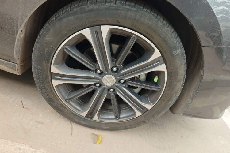 Used CHANGAN Ruicheng CC 2022 Blue Whale Edition 1.5T DCT Prestige Model Right Front Wheel Hub