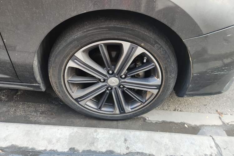 Used CHANGAN Ruicheng CC 2022 Blue Whale Edition 1.5T DCT Luxury Model Right Front Wheel Hub