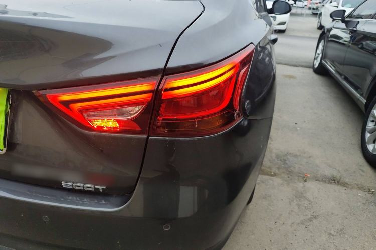 Used CHANGAN Ruicheng CC 2022 Blue Whale Edition 1.5T DCT Luxury Model Right Rear Taillight