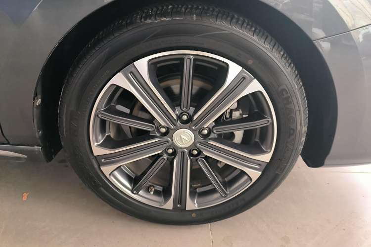 Used CHANGAN Ruicheng CC 2022 Blue Whale Edition 1.5T DCT Luxury Model Right Rear Wheel Hub