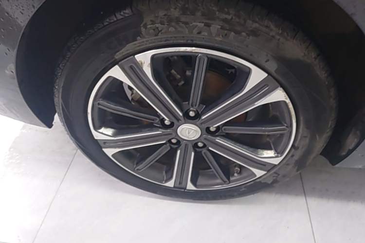 Used CHANGAN Ruicheng CC 2022 Blue Whale Edition 1.5T DCT Luxury Model Right Rear Wheel Hub