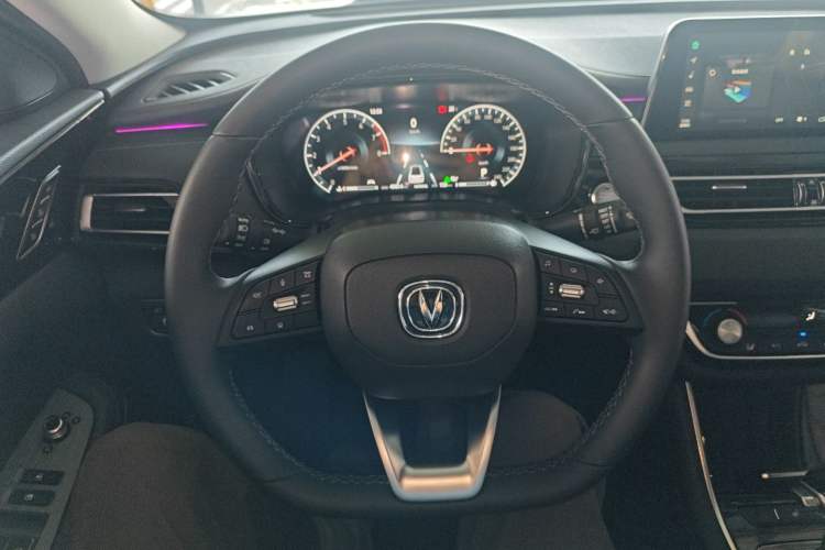 Used CHANGAN Ruicheng CC 2022 Blue Whale Edition 1.5T DCT Prestige Model Steering Wheel