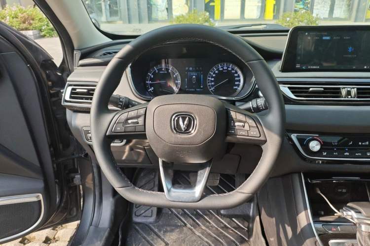 Used CHANGAN Ruicheng CC 2022 Blue Whale Edition 1.5T DCT Luxury Model Steering Wheel