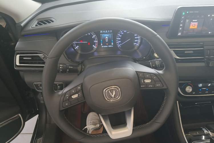 Used CHANGAN Ruicheng CC 2022 Blue Whale Edition 1.5T DCT Luxury Model Steering Wheel