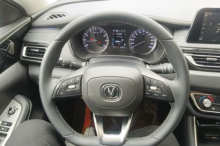 Used CHANGAN Ruicheng CC 2022 Blue Whale Edition 1.5T DCT Luxury Model Steering Wheel