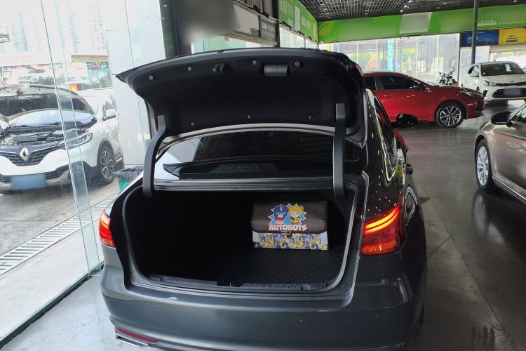 Used CHANGAN Ruicheng CC 2022 Blue Whale Edition 1.5T DCT Prestige Model Trunk