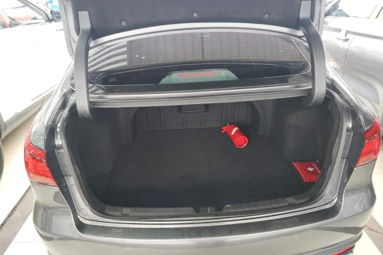Used CHANGAN Ruicheng CC 2022 Blue Whale Edition 1.5T DCT Luxury Model Trunk
