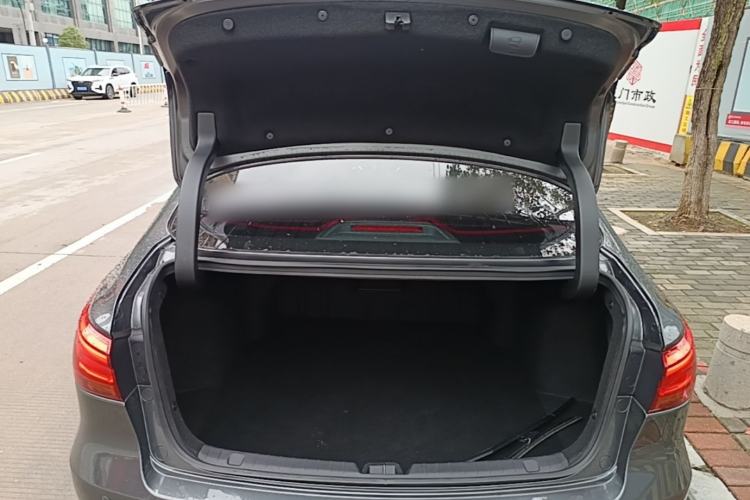 Used CHANGAN Ruicheng CC 2022 Blue Whale Edition 1.5T DCT Luxury Model Trunk