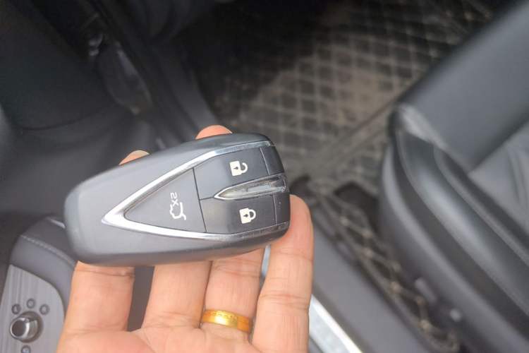 Used CHANGAN Ruicheng CC 2022 Blue Whale Edition 1.5T DCT Luxury Model Vehicle Key
