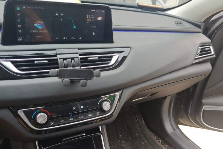 Used CHANGAN Ruicheng CC 2022 Blue Whale Edition 1.5T DCT Luxury Model Audio And AC Panel