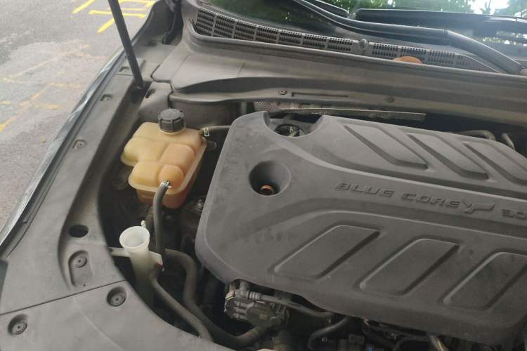 Used CHANGAN Ruicheng CC 2022 Blue Whale Edition 1.5T DCT Prestige Model Engine Bay Right