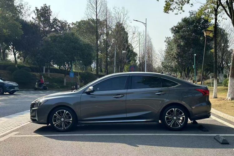 Used CHANGAN Ruicheng CC 2022 Blue Whale Edition 1.5T DCT Luxury Model Exterior 3