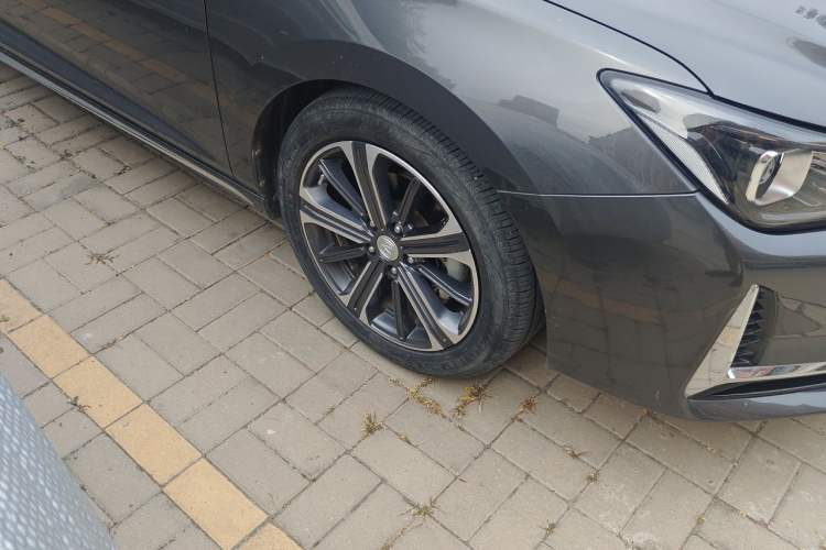 Used CHANGAN Ruicheng CC 2022 Blue Whale Edition 1.5T DCT Luxury Model Right Front Wheel Hub