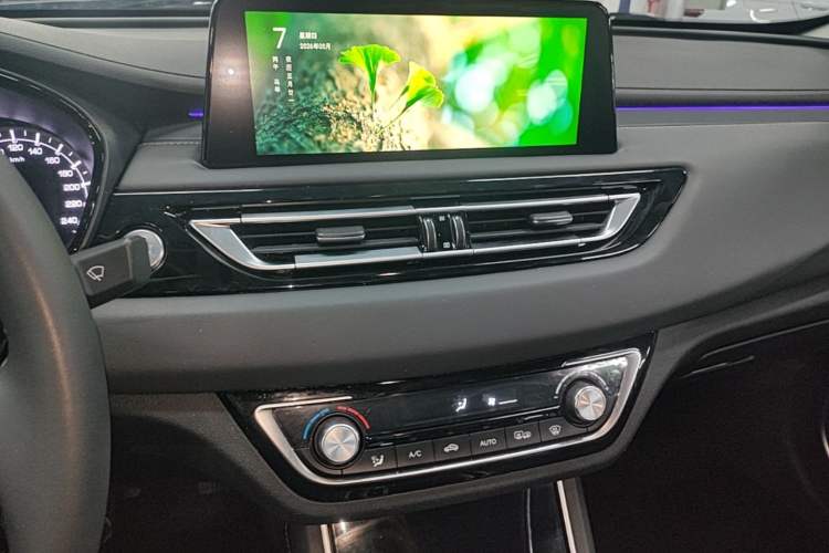 Used CHANGAN Ruicheng CC 2022 Blue Whale Edition 1.5T DCT Luxury Model Audio And AC Panel